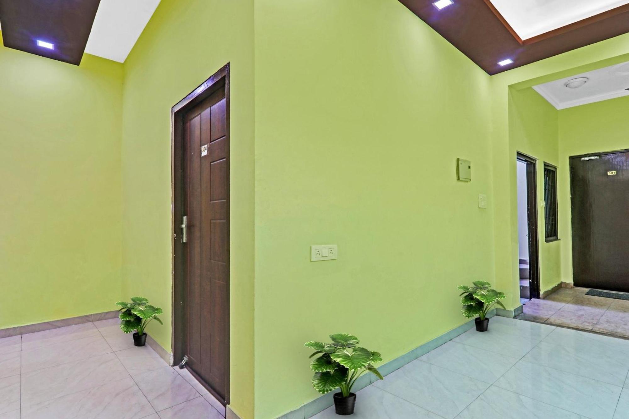 Capital O Phenix Elite Near Phoenix United Lucknow Extérieur photo