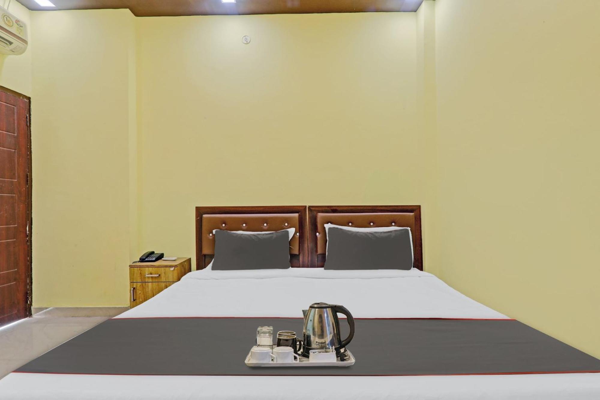Capital O Phenix Elite Near Phoenix United Lucknow Extérieur photo