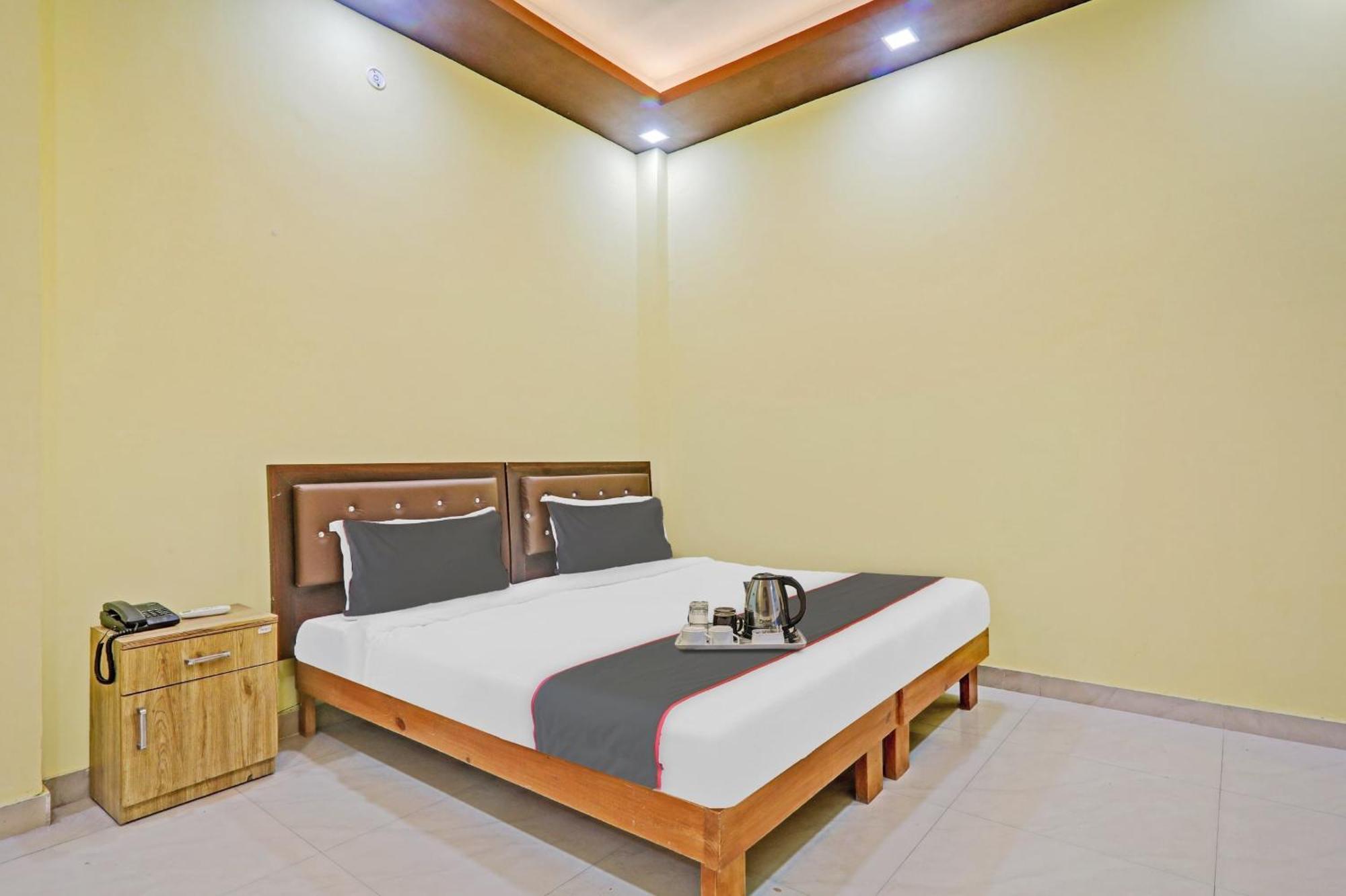 Capital O Phenix Elite Near Phoenix United Lucknow Extérieur photo