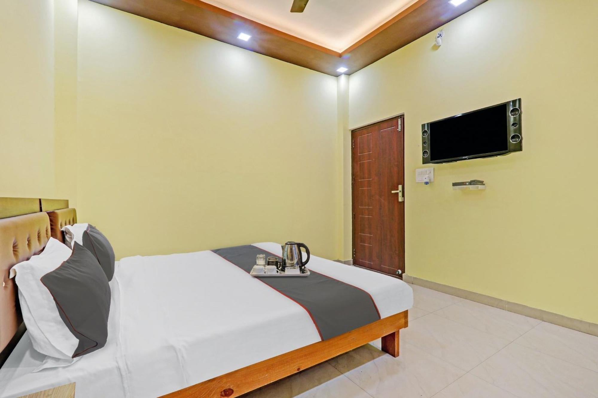 Capital O Phenix Elite Near Phoenix United Lucknow Extérieur photo