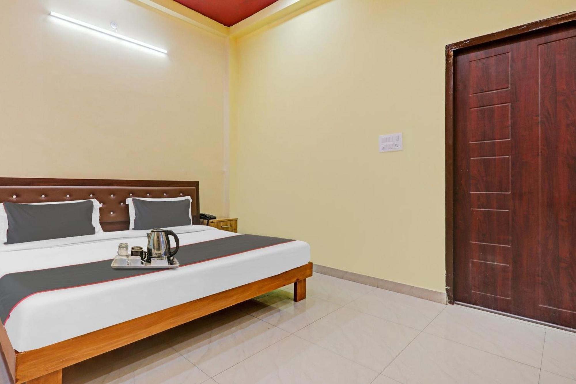 Capital O Phenix Elite Near Phoenix United Lucknow Extérieur photo
