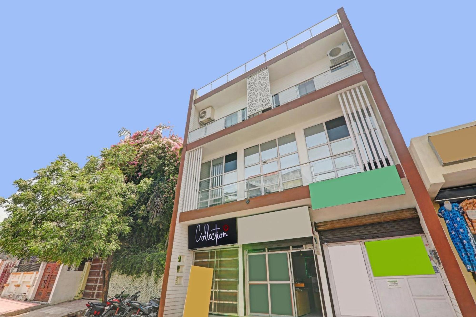 Capital O Phenix Elite Near Phoenix United Lucknow Extérieur photo
