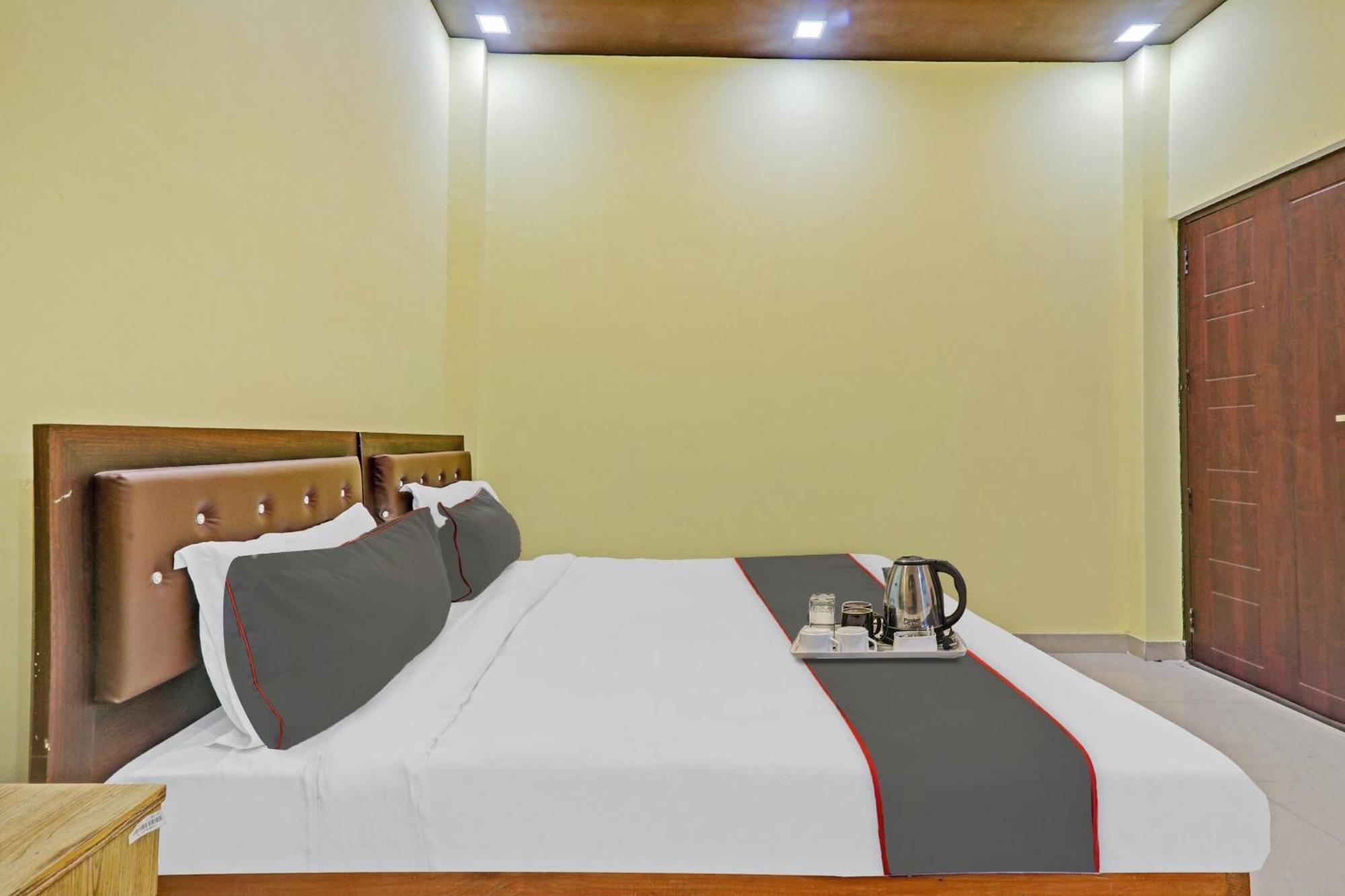 Capital O Phenix Elite Near Phoenix United Lucknow Extérieur photo